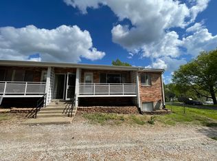 708 E Walnut St APT 203, Belton, MO 64012