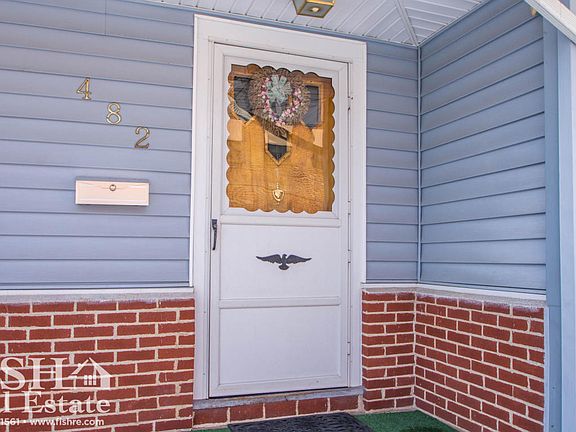 3rd image of 482 Sidney St
