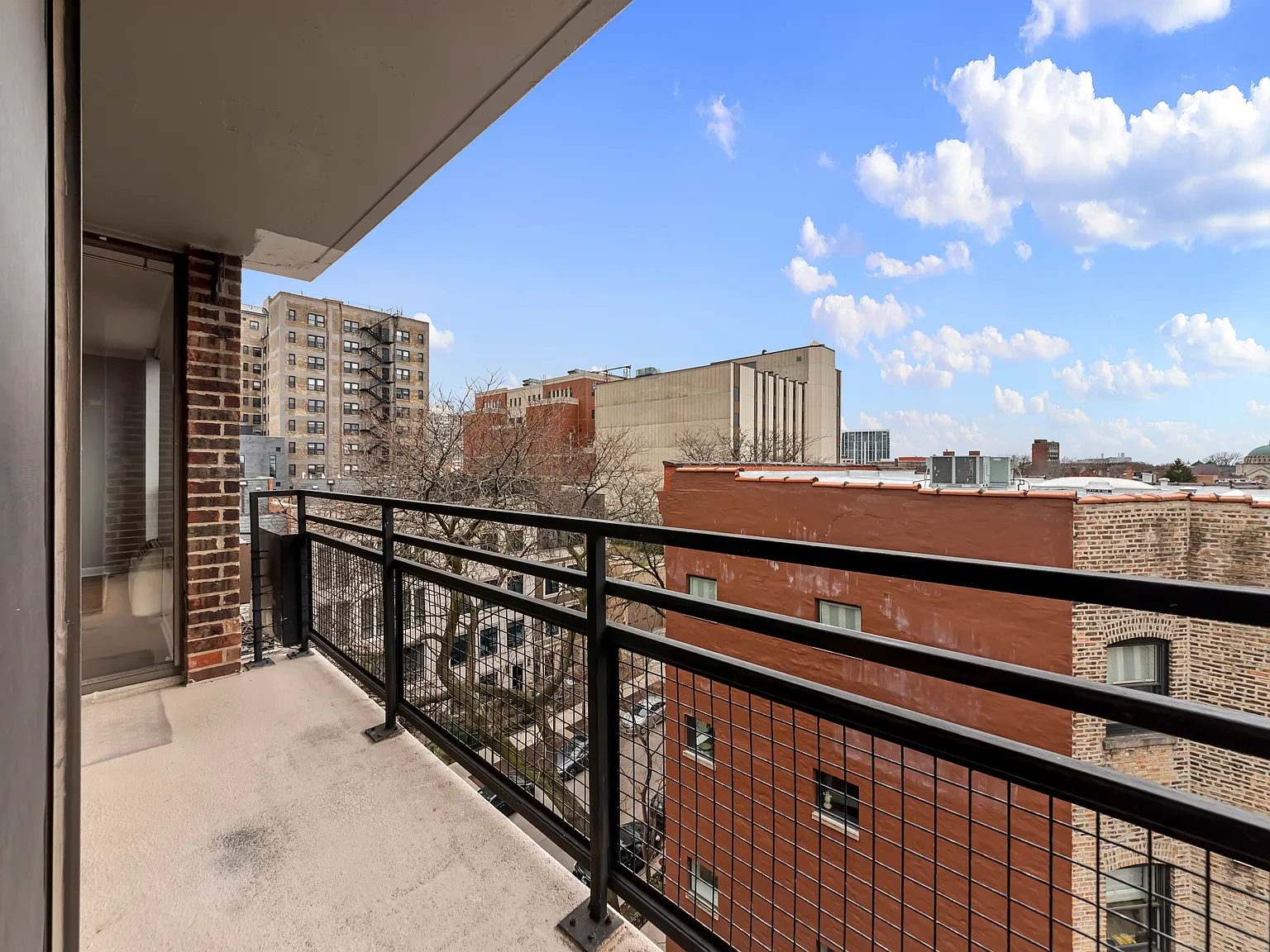 2 bed, 1.0 bath, 900 sqft, $2,800 — Photo 3