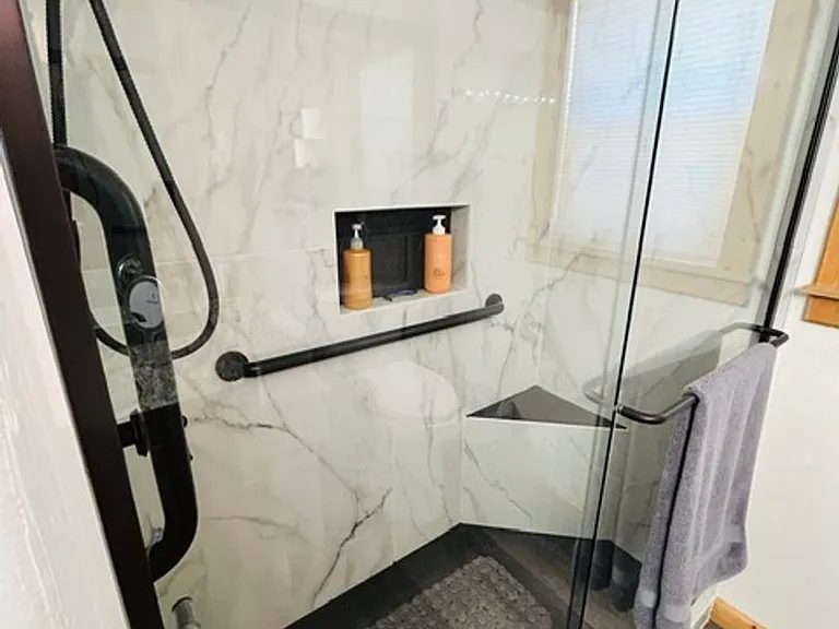 40 Saturn Dr — Photo 10
