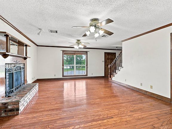 2nd image of 309 Lakefront Dr