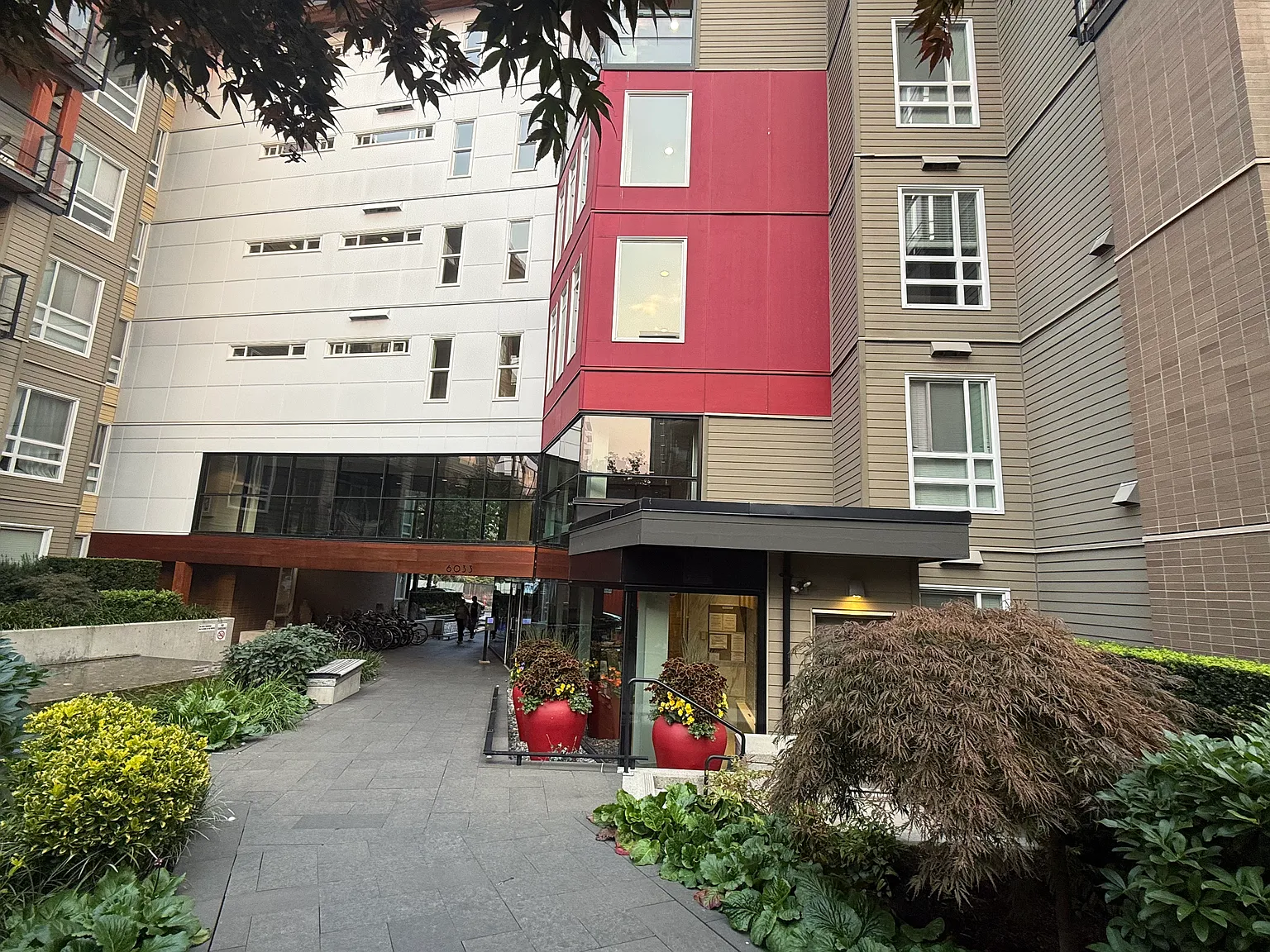 2 bed, 772 sqft, $3,600 — Photo 1