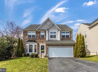 9172 Finnegan St, Lorton, VA 22079