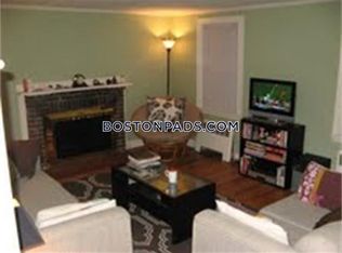 40 Dunster Ln, Winchester, MA 01890