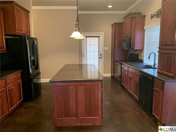 5th image of 1447 Janets Way