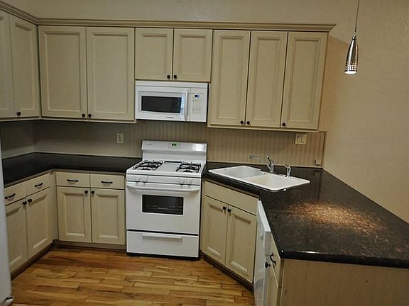 2nd image of 2107 Avenue O 1/2