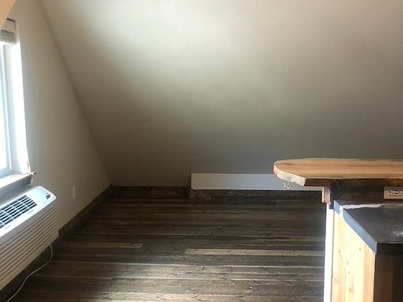 5th image of 437 Highton St Unit 2A