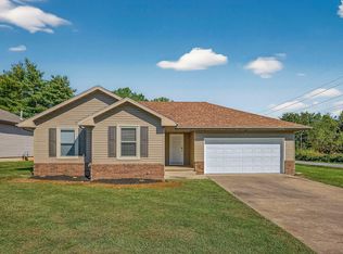2215 W Roxbury St, Springfield, MO 65807