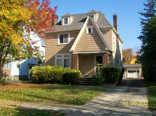 917 Cambridge Rd, Cleveland Heights, OH 44121