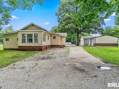 708 N 4th St, Auburn, IL, 62615