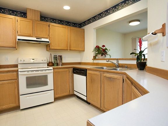 3rd image of 17511 52nd Ave W APT C