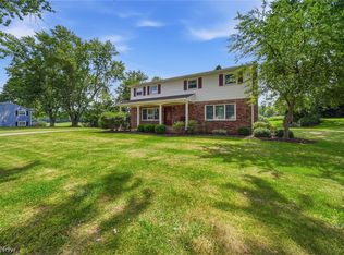 1430 Whitehall Dr, Mogadore, OH 44260