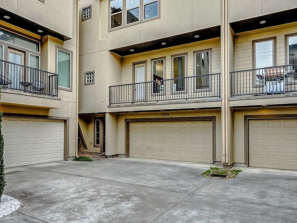 1st image of 2209 Hutchins St