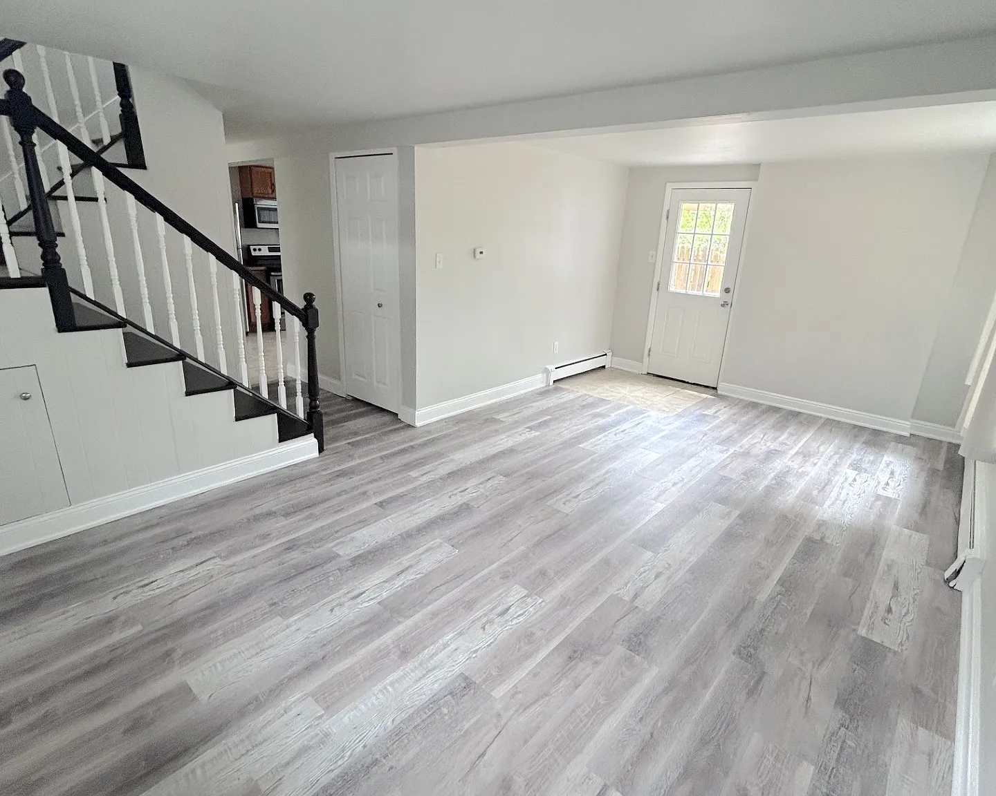 Elmwood Dr 241 LP/Curd-Hieronymus - 1 — Photo 3