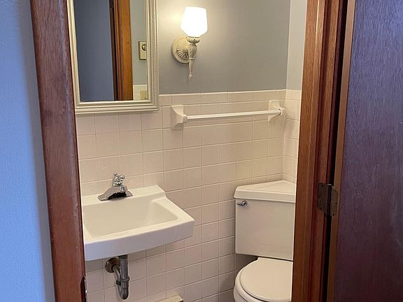 3rd image of 129 Berwick Dr APT C