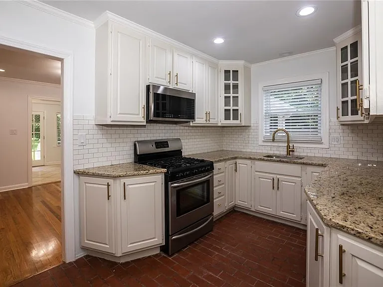 1311 Roxboro Dr — Photo 14