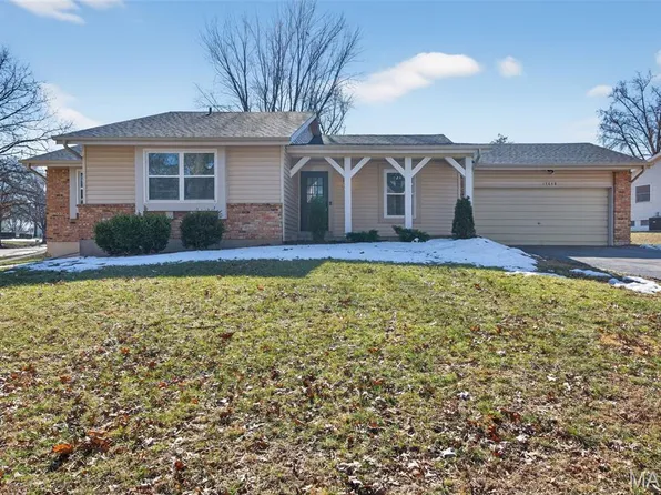 15648 Silverlake Ct, Chesterfield, MO 63017