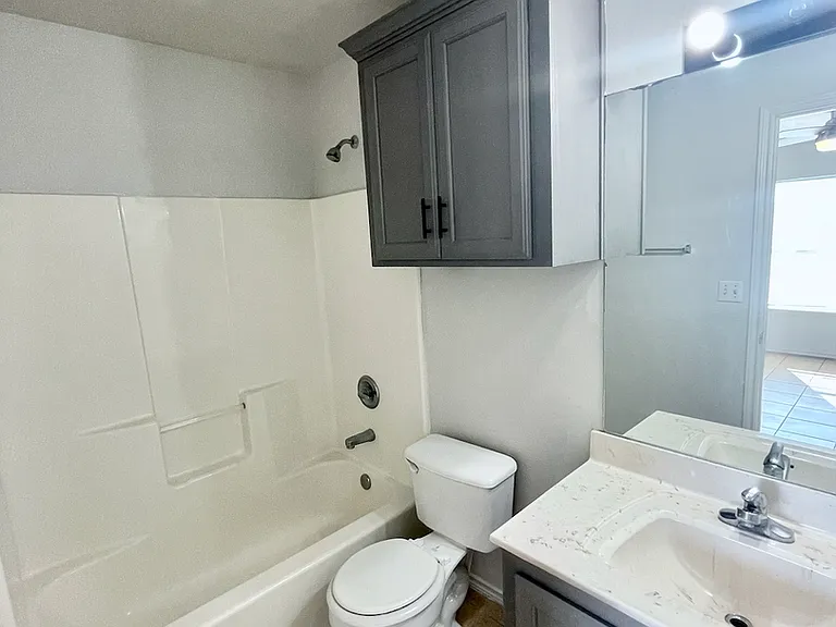 Gardenia Apartments — Photo 5