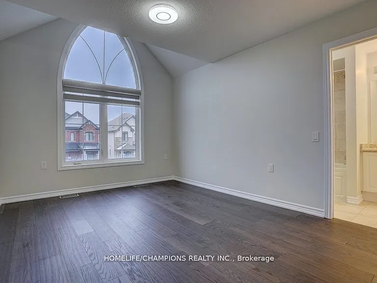 102 Benadir Ave — Photo 28