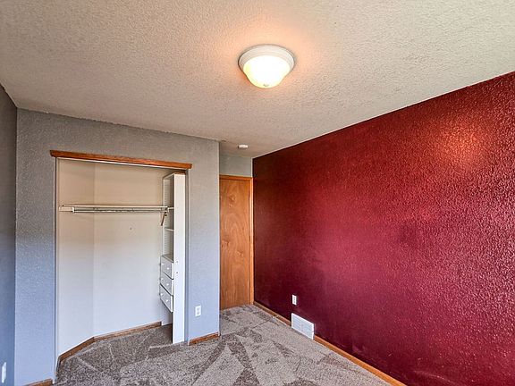 2nd image of 421 Willow Ave