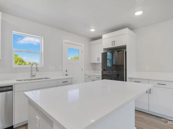 835 W Main St #2