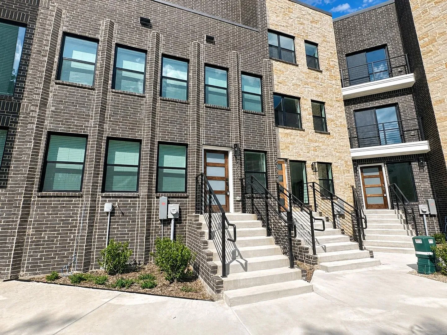 New Construction! Azalea Avenue Townhomes! — Photo 2