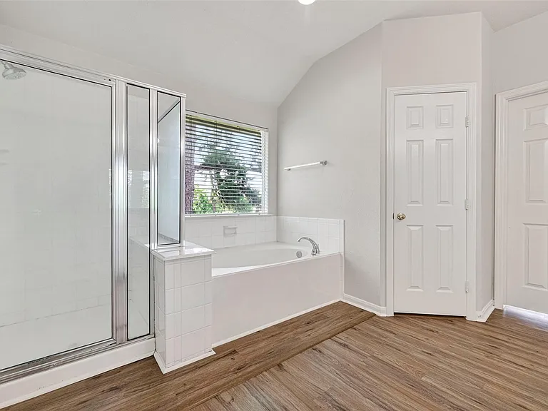 14603 Bladenboro Dr — Photo 39