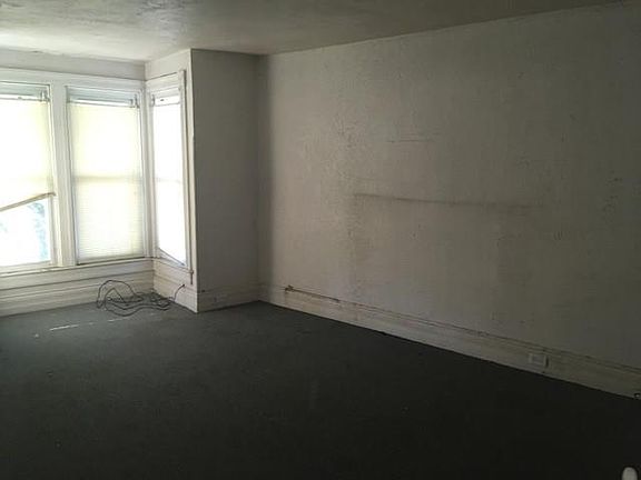 5th image of 1112 Lake St