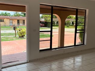 855 W 72nd Pl, Miami Lakes, FL 33014