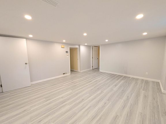 2nd image of 127 Westwood Cres #2