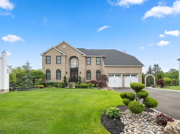 6 Christinalynn Dr, Monroe Twp., NJ 08831