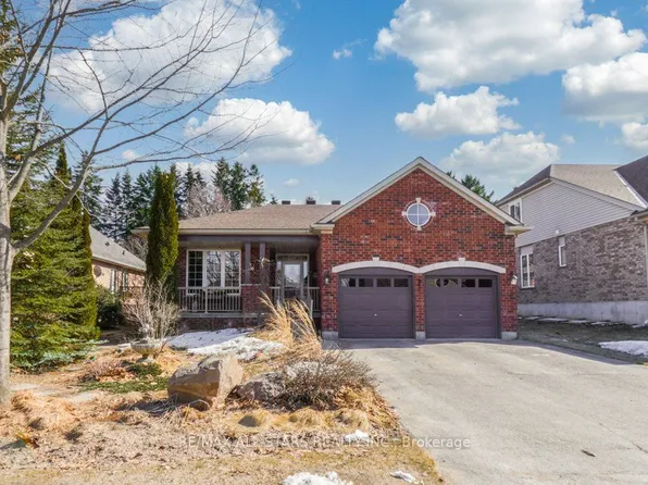 32 Oakside Dr, Uxbridge, ON L9P 2A4