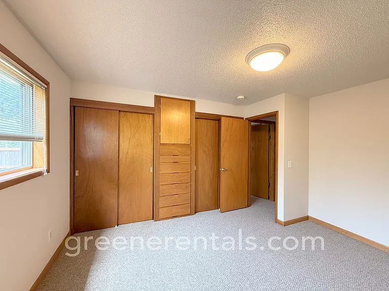 1616 10th Ave SW — Photo 11