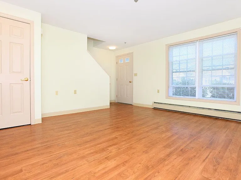 125 Meadow Ln — Photo 6