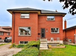 16 Upwood Ave, Toronto, ON M6L 3A5