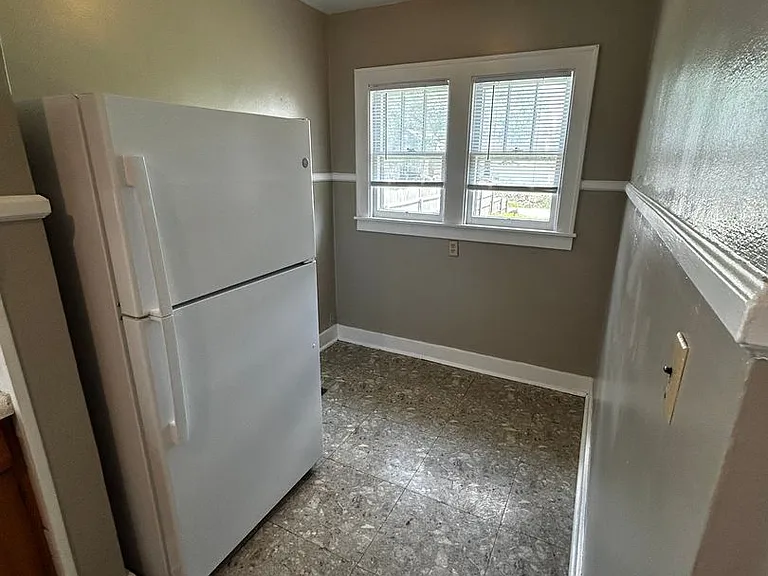 Washington Street Duplex — Photo 11