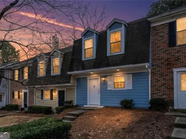 225 Quail Run, Roswell, GA 30076