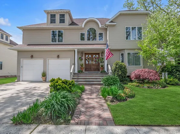 110 Union Place, Lynbrook, NY 11563