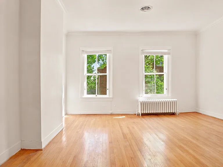 209 N Washington St — Photo 30