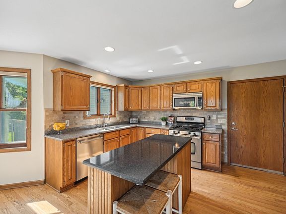 4th image of 5306 Rustling Oaks Ln