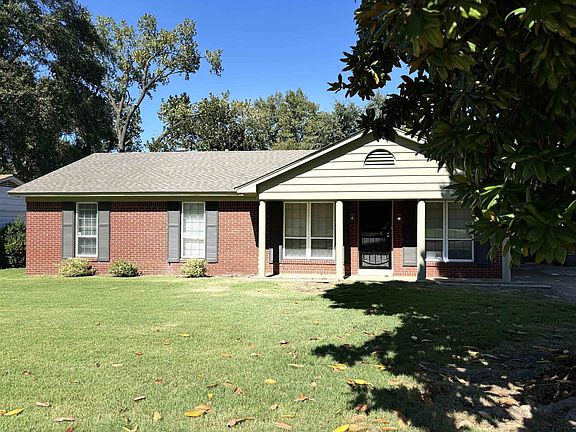 2nd image of 4042 Twin Lakes Dr