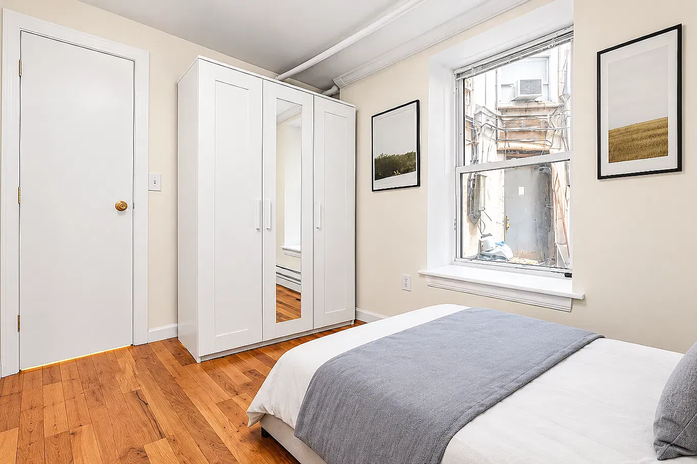121 Henry St — Photo 3