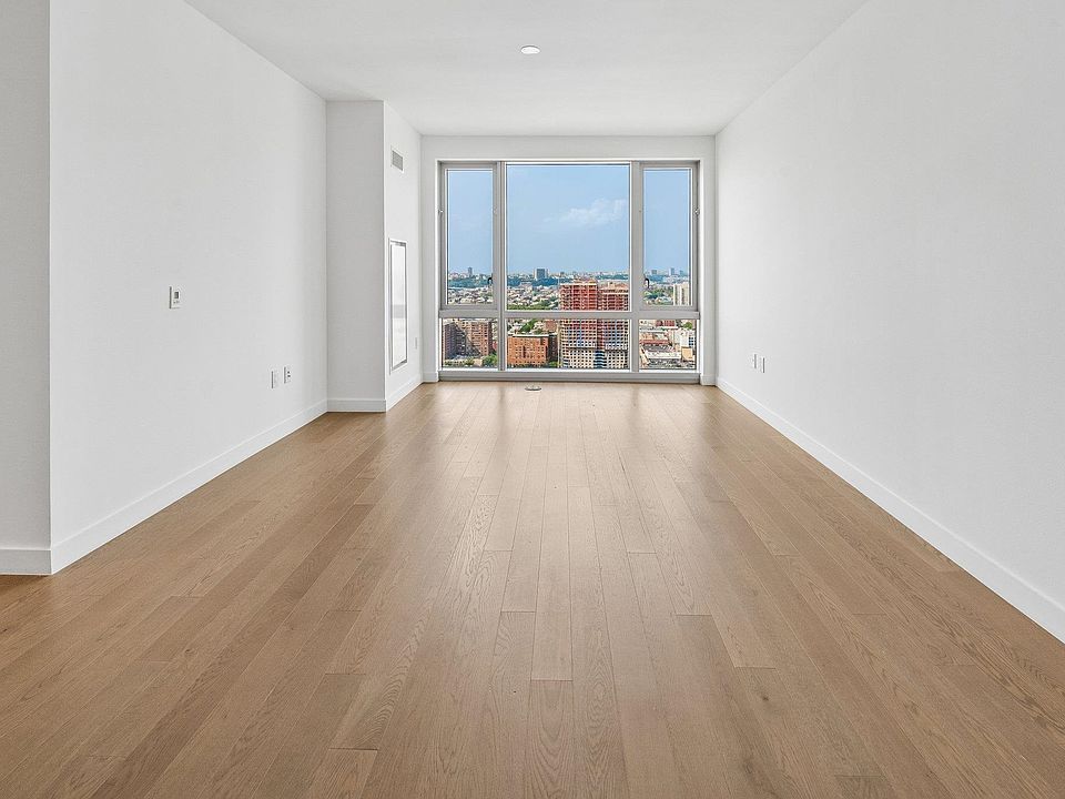 1st image of 75 Park Ln S Unit 3202