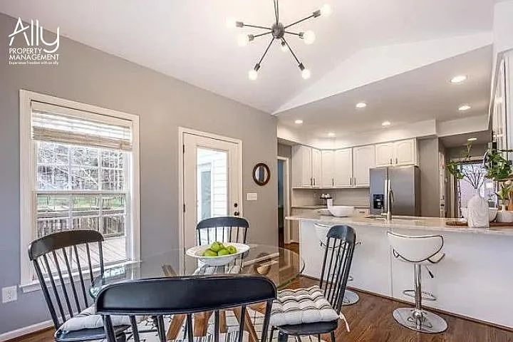 170 W Rosewood Dr — Photo 12
