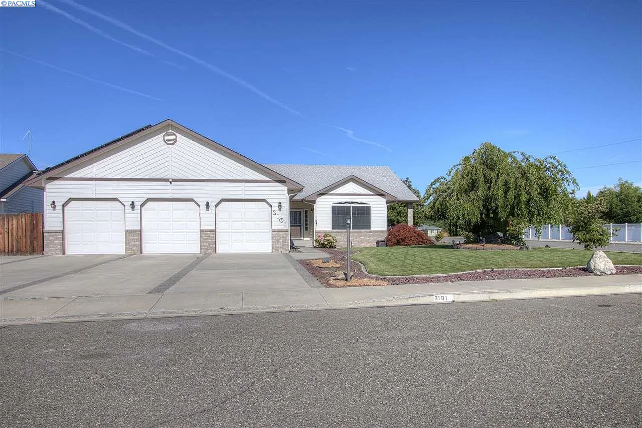 2101 Sunrise Ct photo 1