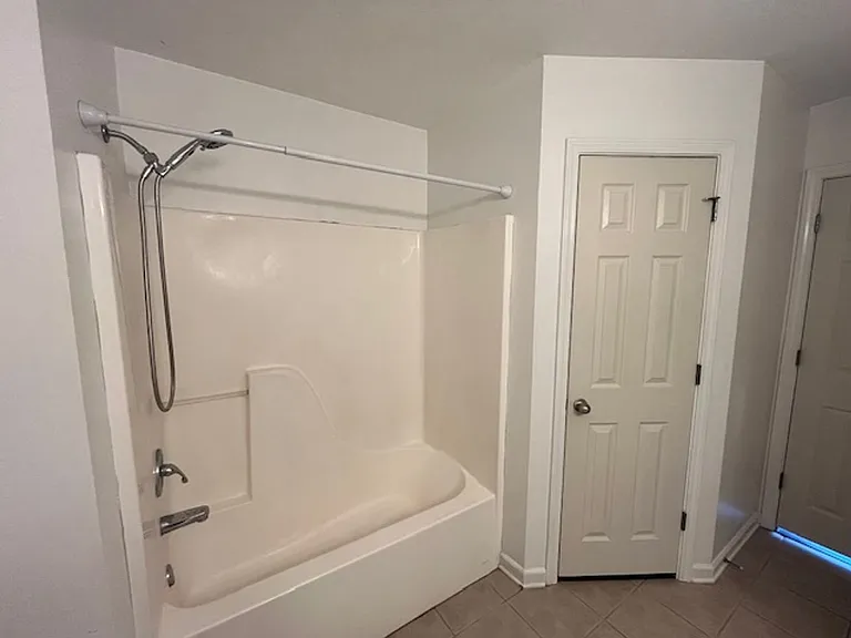 102 Rosebud Cir — Photo 24