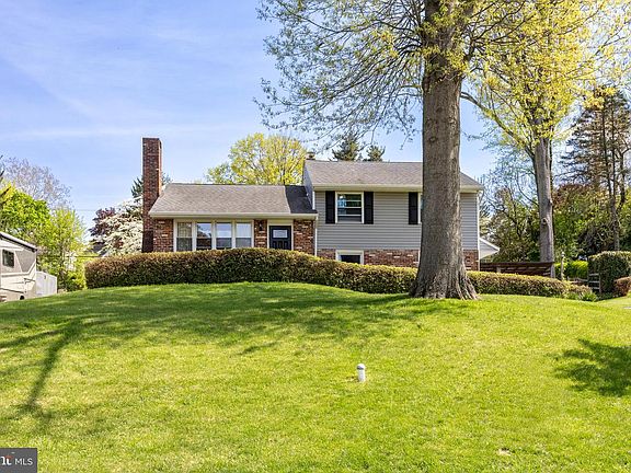 4th image of 111 Brookside Rd