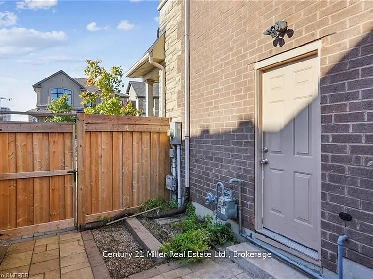 3083 Streamwood Pass — Photo 38