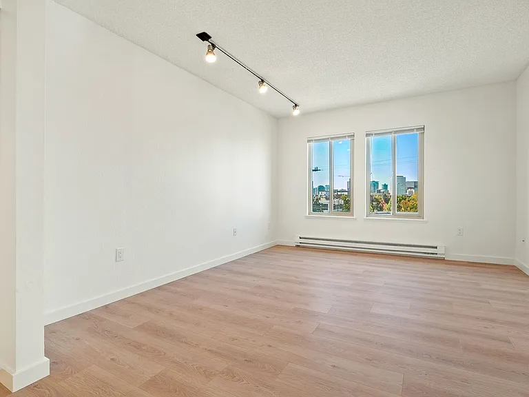 Pine Street Apartments — Photo 18