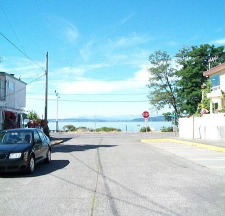 One half block from the sound & beach drive